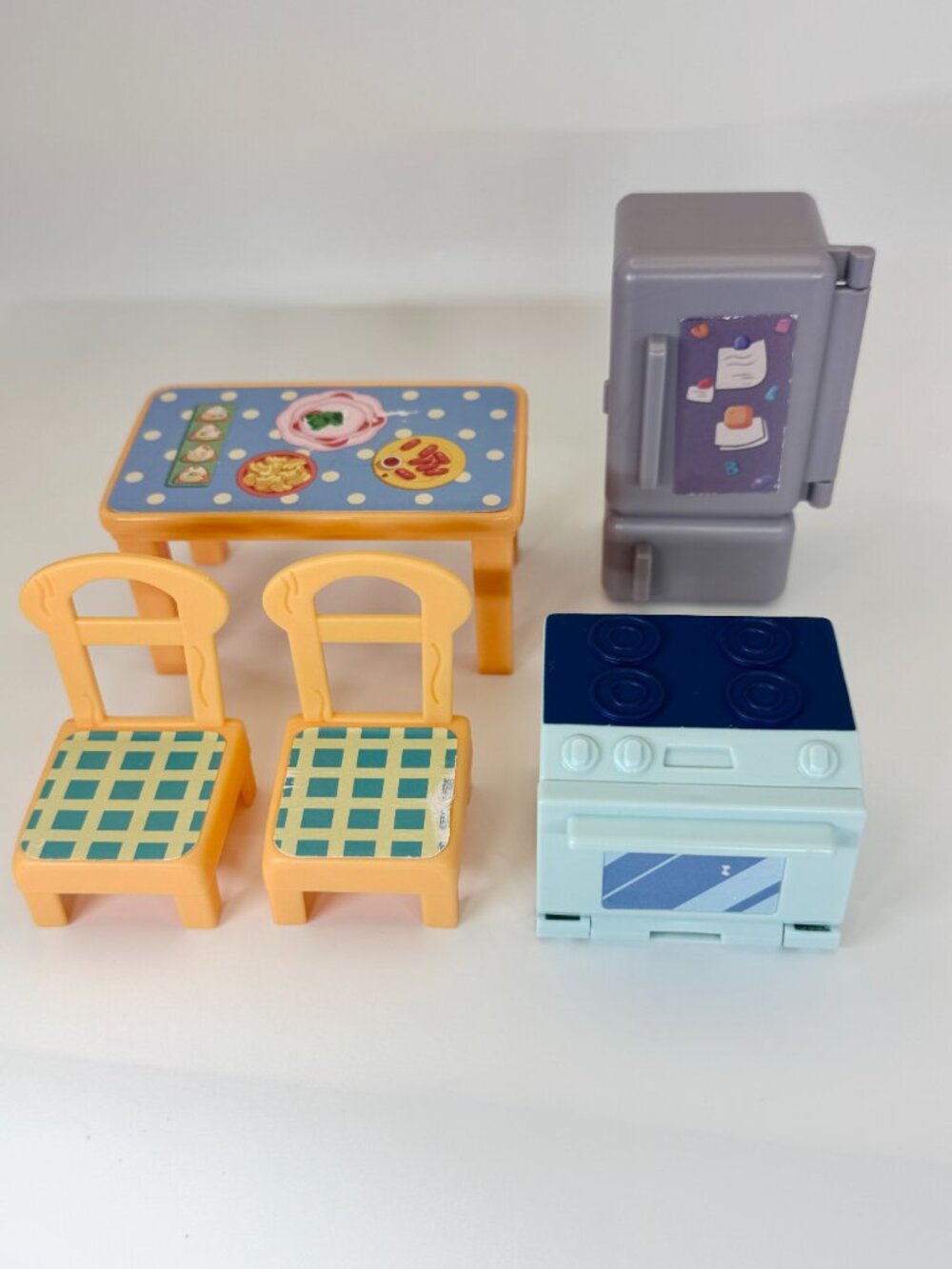 Bluey Dollhouse TABLE + CHAIRS + FRIDGE + STOVE from Celebration House Playset
